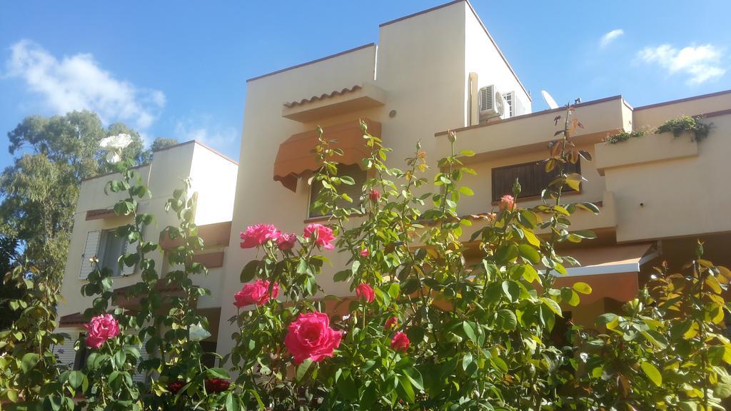 Hotel Domomea Quartu SantʼElena Esterno foto